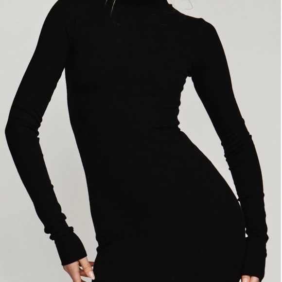 TRAFALUC minimalist dress - Picture 3 of 3